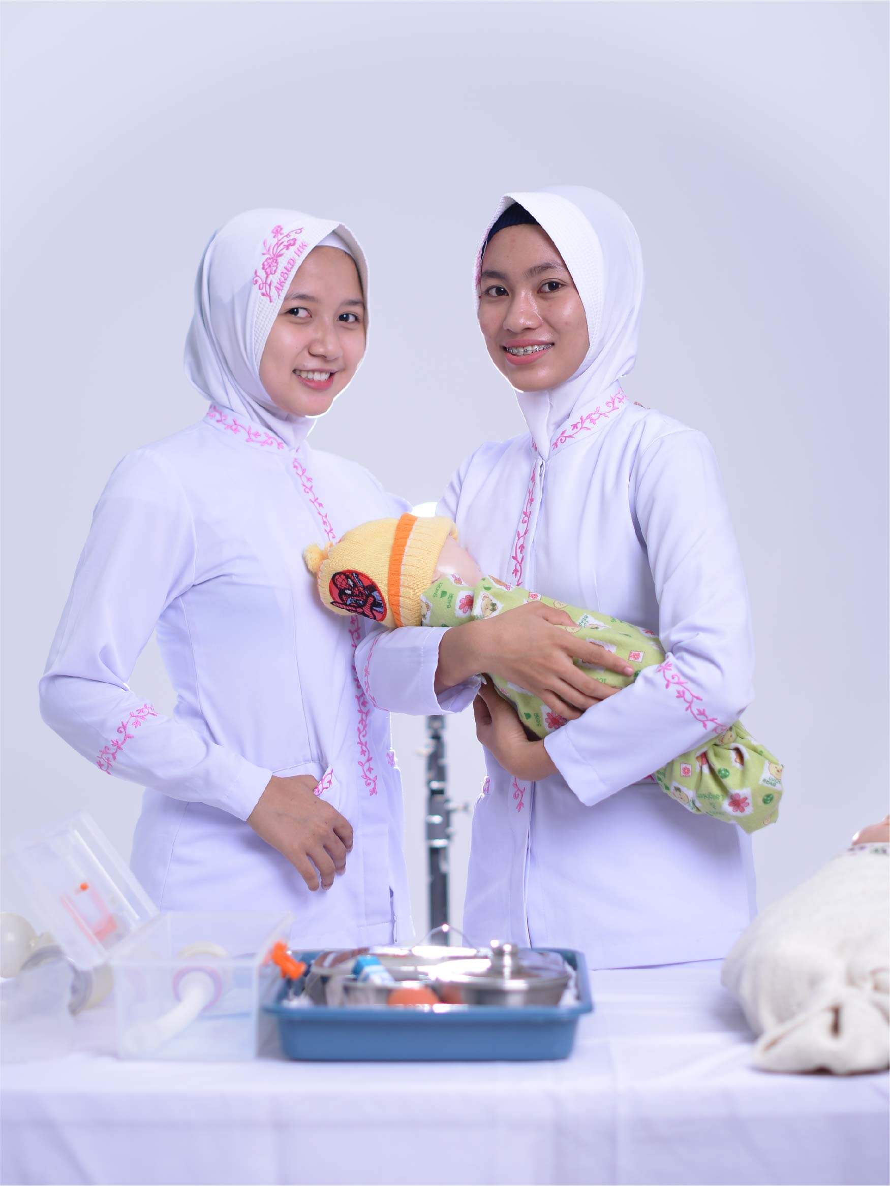 pharmacy student of IIK Bhakti Wiyata Kediri